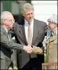 Les accords d’Oslo. Ithzak Rabin, Bill Clinton et Yasser Arafat Les accords d’Oslo. Ithzak Rabin, Bill Clinton et Yasser Arafat