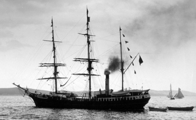 Le trois-mâts barque mixte voile/vapeur SS Southern Cross Le trois-mâts barque mixte voile/vapeur SS Southern Cross