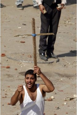 Pendant les émeutes après l’attentat contre une église copte à Alexandrie - 2010