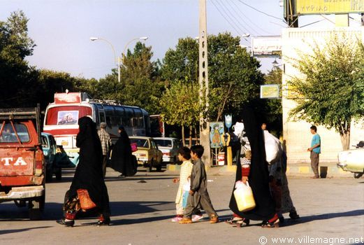 Dans les rues de Chiraz Dans les rues de Chiraz