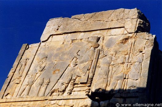 Hommage au grand roi - ruines du palais de Darius à Persépolis