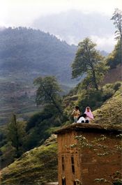 Près de la mer Caspienne village de Massoulé, ancien fief de la secte des assassins Près de la mer Caspienne village de Massoulé, ancien fief de la secte des assassins