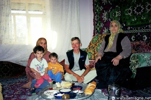 Dans le famille d’Osman, un Kurde de Bes Kardes - Turquie Dans le famille d’Osman, un Kurde de Bes Kardes - Turquie