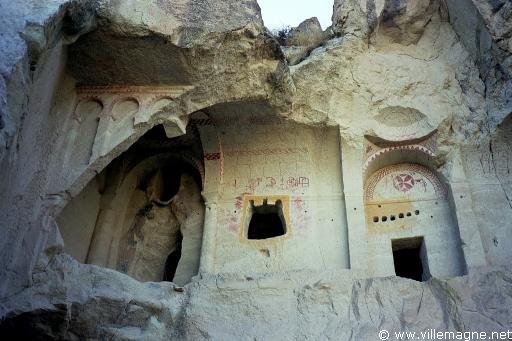 Église en ruine près de Güzelyurt - Turquie Église en ruine près de Güzelyurt - Turquie
