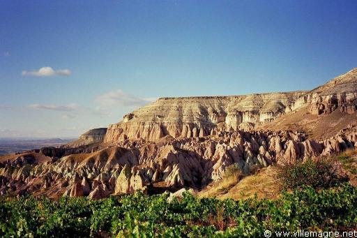 La vallée rouge à Göreme - Turquie La vallée rouge à Göreme - Turquie