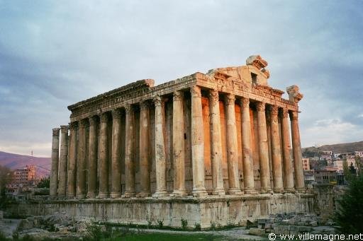 Le temple de Bacchus à Baalbek - Liban Le temple de Bacchus à Baalbek - Liban