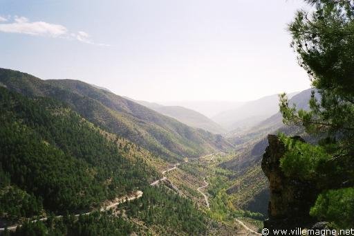 Montagnes du Taurus. La route vers la plaine méridionale, le long de la rivière Göksu - Turquie 