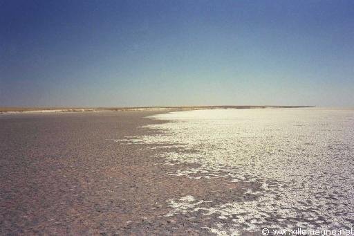 Tuz Gölü, le grand lac salé au centre de l’Anatolie - Turquie Tuz Gölü, le grand lac salé au centre de l’Anatolie - Turquie