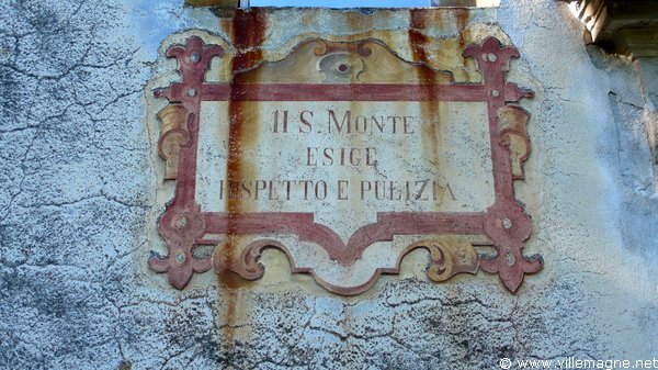 À l’entrée du <em>Sacro Monte</em> de Varallo À l’entrée du <em>Sacro Monte</em> de Varallo
