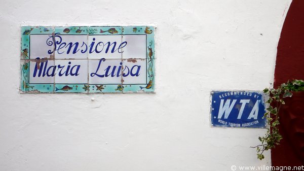 À Positano, village de la côte amalfitaine À Positano, village de la côte amalfitaine