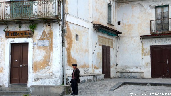 À Ravello, village de la côte amalfitaine À Ravello, village de la côte amalfitaine
