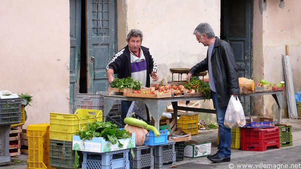 Au marché de Matera Au marché de Matera