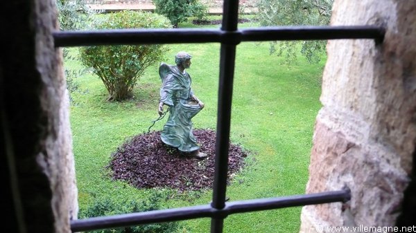 Au monastère de San Damiano, à Assise Au monastère de San Damiano, à Assise