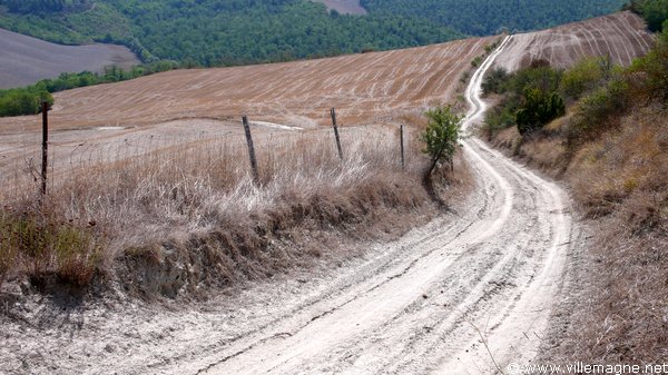 Au sud-est d’Arbia - Les crêtes siennoises Au sud-est d’Arbia - Les crêtes siennoises