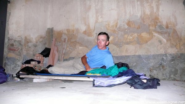 Bivouac au cimetière San Pantaleo, près de Vinci Bivouac au cimetière San Pantaleo, près de Vinci