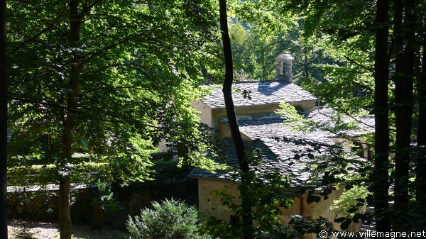 Une des 46 chapelles disséminées dans la verdure du Sacro Monte. Une des 46 chapelles disséminées dans la verdure du Sacro Monte.