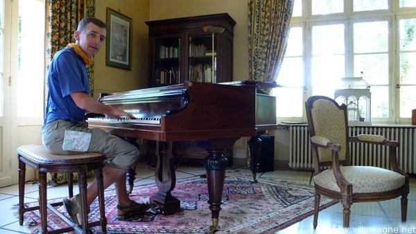 Chez Bernard et Maÿlis à Lignol-le-Château Chez Bernard et Maÿlis à Lignol-le-Château