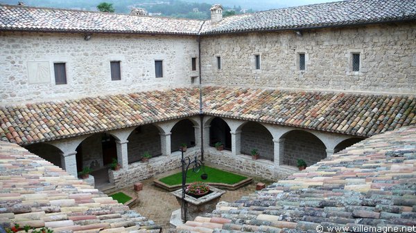 Cloître du monastère de San Damiano à Assise Cloître du monastère de San Damiano à Assise