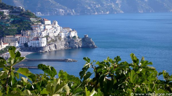 Côte amalfitaine entre Amalfi et Positano Côte amalfitaine entre Amalfi et Positano