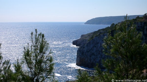 Côte du Salento près de Galliano, vue en direction du sud et Santa Maria di Leuca - Extrémité sud-est du Salento Côte du Salento près de Galliano, vue en direction du sud et Santa Maria di Leuca - Extrémité sud-est du Salento