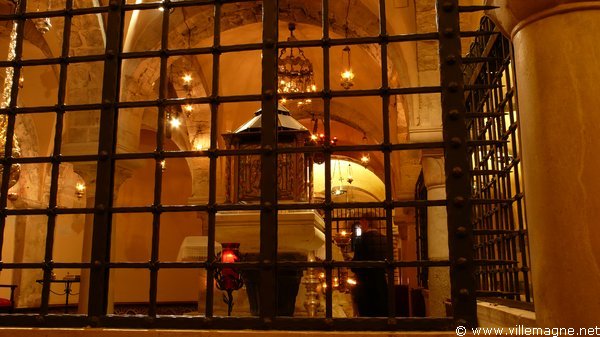 Crypte Saint-Nicolas de la cathédrale de Bari Crypte Saint-Nicolas de la cathédrale de Bari