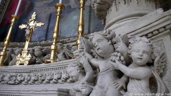 Décoration d’autel dans l’église du Rosaire à Lecce