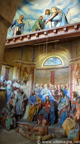 Des hommes descendent un paralytique sur son grabat, à travers le toit d’une maison où se trouvait Jésus Des hommes descendent un paralytique sur son grabat, à travers le toit d’une maison où se trouvait Jésus