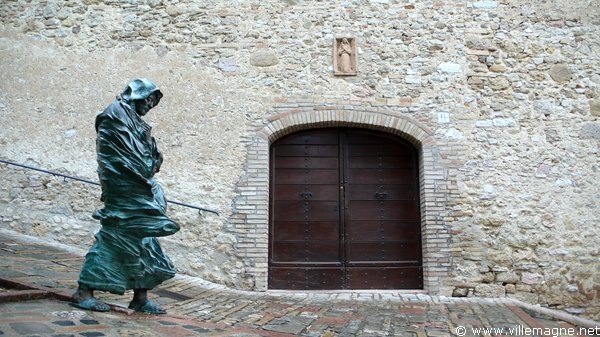 Devant le monastère de San Damiano - Assise Devant le monastère de San Damiano - Assise