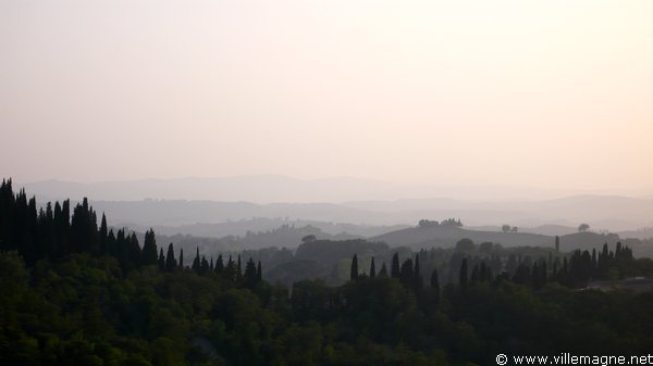 En arrivant à Monte Oliveto Maggiore En arrivant à Monte Oliveto Maggiore