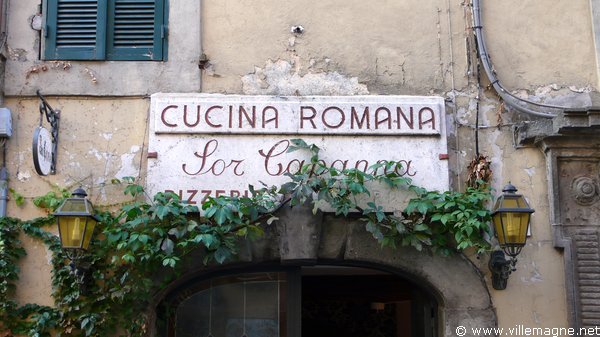 Enseigne à Castelgandolfo Enseigne à Castelgandolfo