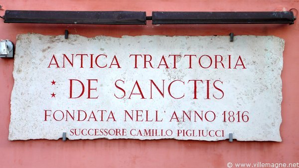 Enseigne à Nemi - Castelli romani Enseigne à Nemi - Castelli romani