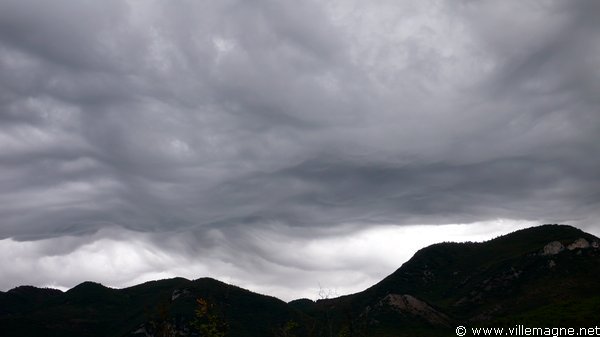 Entre Ceselli et Monte San Vito Entre Ceselli et Monte San Vito
