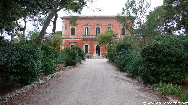 Entre Santa Catarina et Nardò, au nord de Gallipoli - côte occidentale du Salento Entre Santa Catarina et Nardò, au nord de Gallipoli - côte occidentale du Salento
