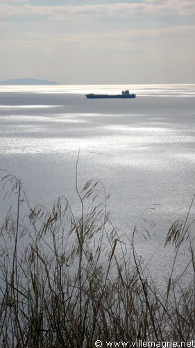 Golfe de Salerne vu depuis la presqu’île de Sorrente (côte amalfitaine) Golfe de Salerne vu depuis la presqu’île de Sorrente (côte amalfitaine)