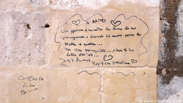 Graffiti d’amoureux à Matera