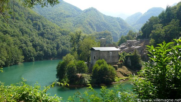 Isola santa Isola santa