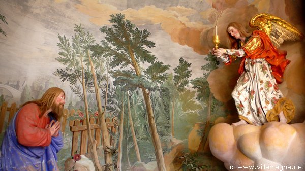 Jésus implore l’ange d’écarter de lui l’épreuve qui l’attend, avant de d’accepter : « Père, que ta volonté soit faite. » Jésus implore l’ange d’écarter de lui l’épreuve qui l’attend, avant de d’accepter : « Père, que ta volonté soit faite. »