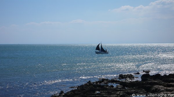 L’Adriatique à Manfredonia L’Adriatique à Manfredonia