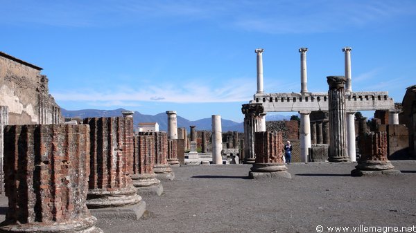 La basilique à Pompéi La basilique à Pompéi