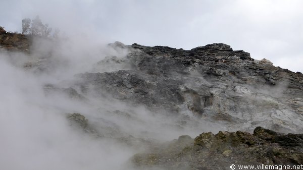La Solfatarra à Pozzuoli La Solfatarra à Pozzuoli