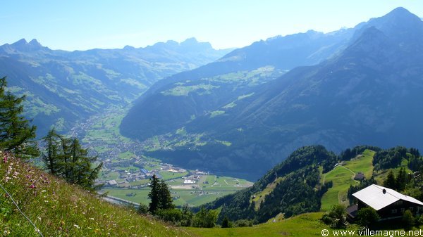 La vallée d’Altdorf - en montant vers le col de Surenen La vallée d’Altdorf - en montant vers le col de Surenen