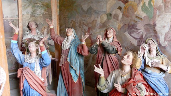 La Vierge Marie et les saintes femmes éplorées devant la descente du cadavre de Jésus