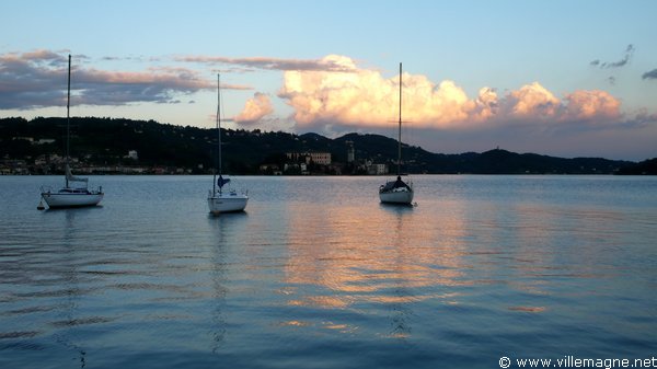 Lac d’Orta à Pella Lac d’Orta à Pella