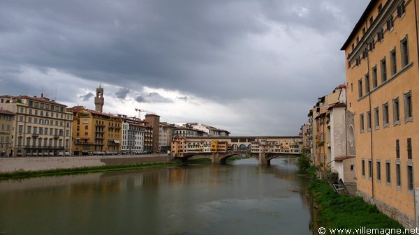 Le fleuve Arno à Florence Le fleuve Arno à Florence