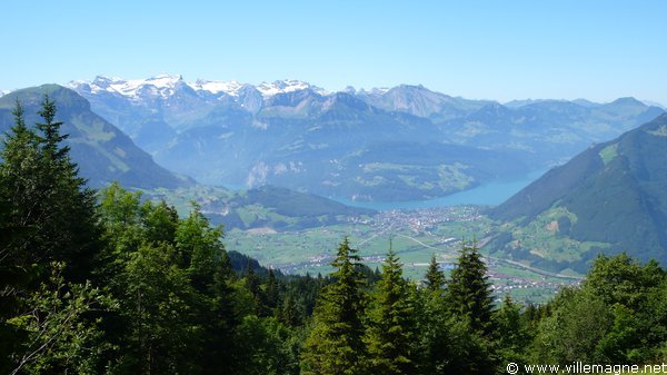 Le lac des Quatre-Cantons vu depuis Hagenegg Le lac des Quatre-Cantons vu depuis Hagenegg