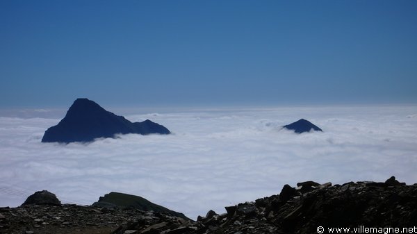 Le mont Tagliaferro (Italie), vu depuis le col d’Olen Le mont Tagliaferro (Italie), vu depuis le col d’Olen