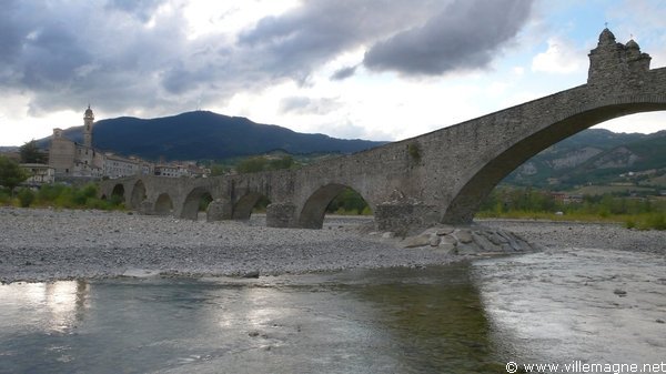 Le pont du diable à Bobbio Le pont du diable à Bobbio