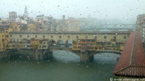 Le Ponte Vecchio vu depuis la galerie des Offices à Florence