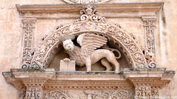 Le <em>Sedile</em>, ancien siège de la mairie de Lecce Le <em>Sedile</em>, ancien siège de la mairie de Lecce