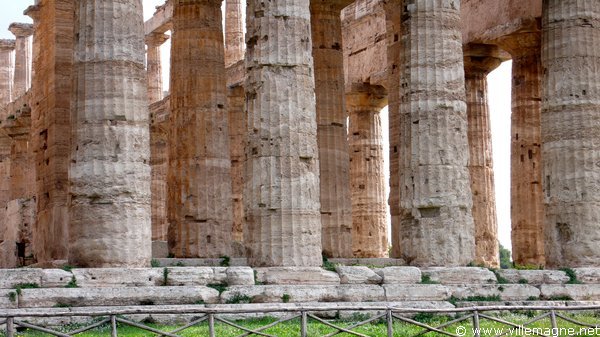 Le temple de Neptune à Paestum